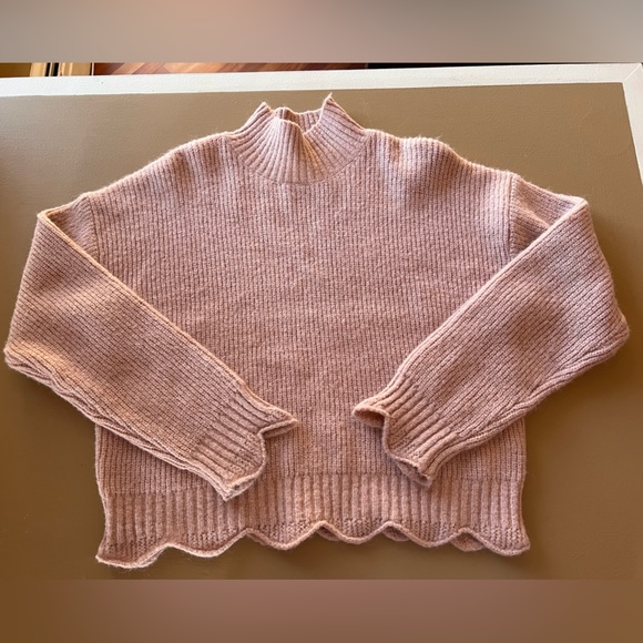 Dress Forum | Scalloped Edge Sweater in Rose Water - Size Small - Picture 2 of 5